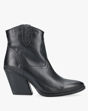 C905 Stivaletti con tacco