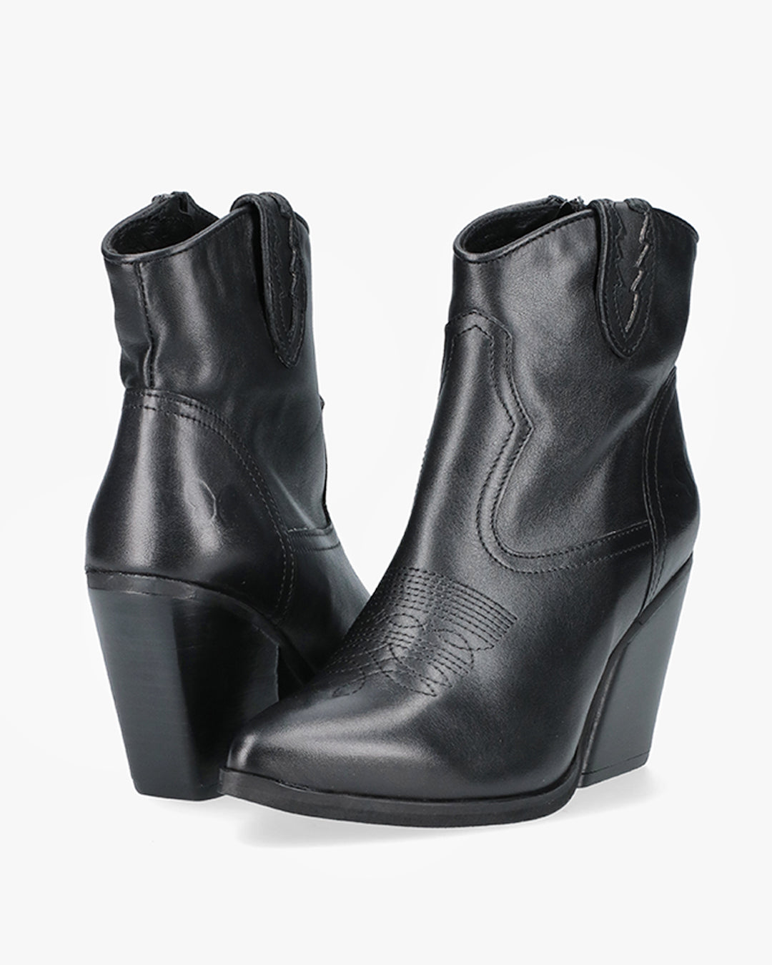 C905 Stivaletti con tacco