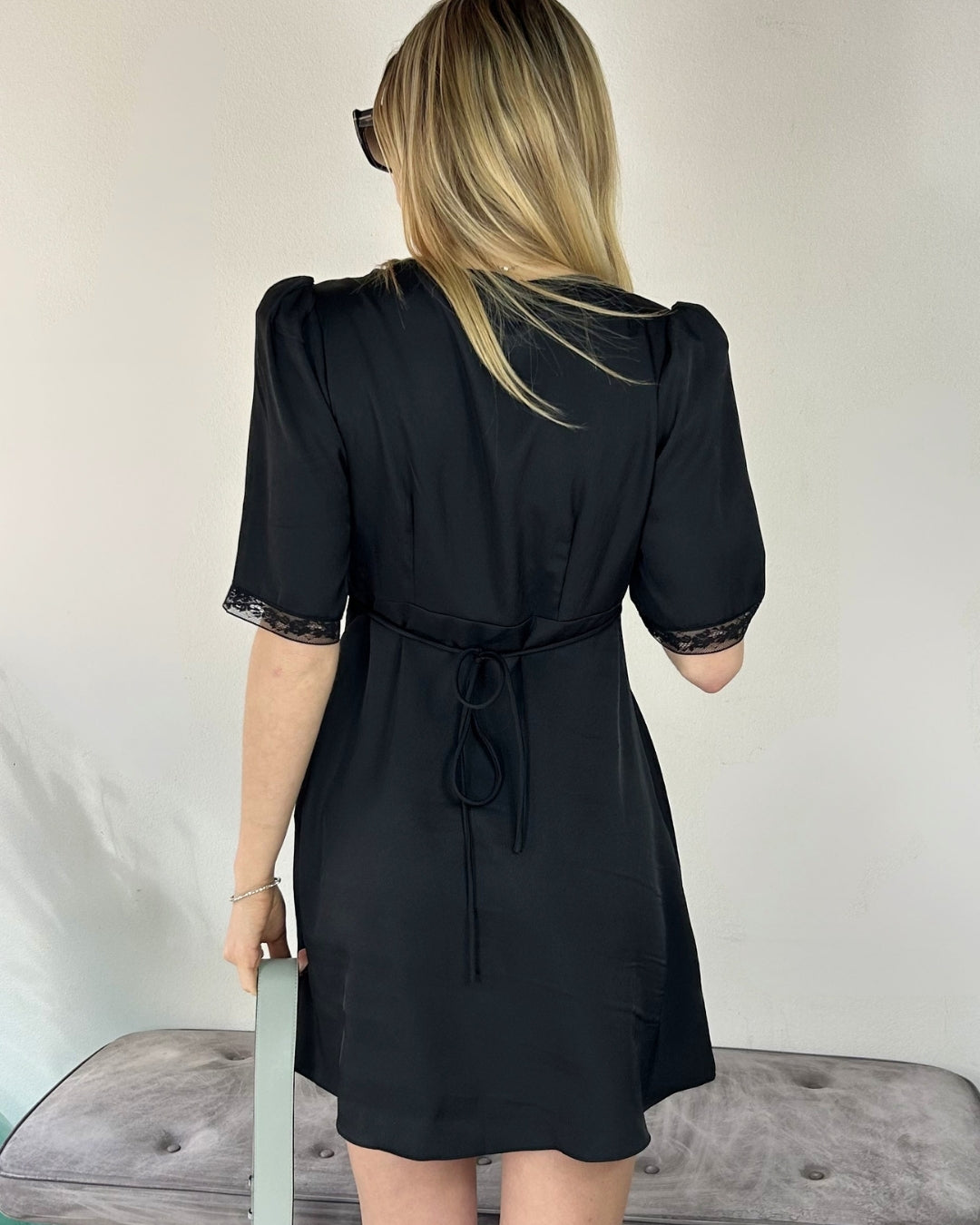 LACE MINI DRESS Abiti Corti