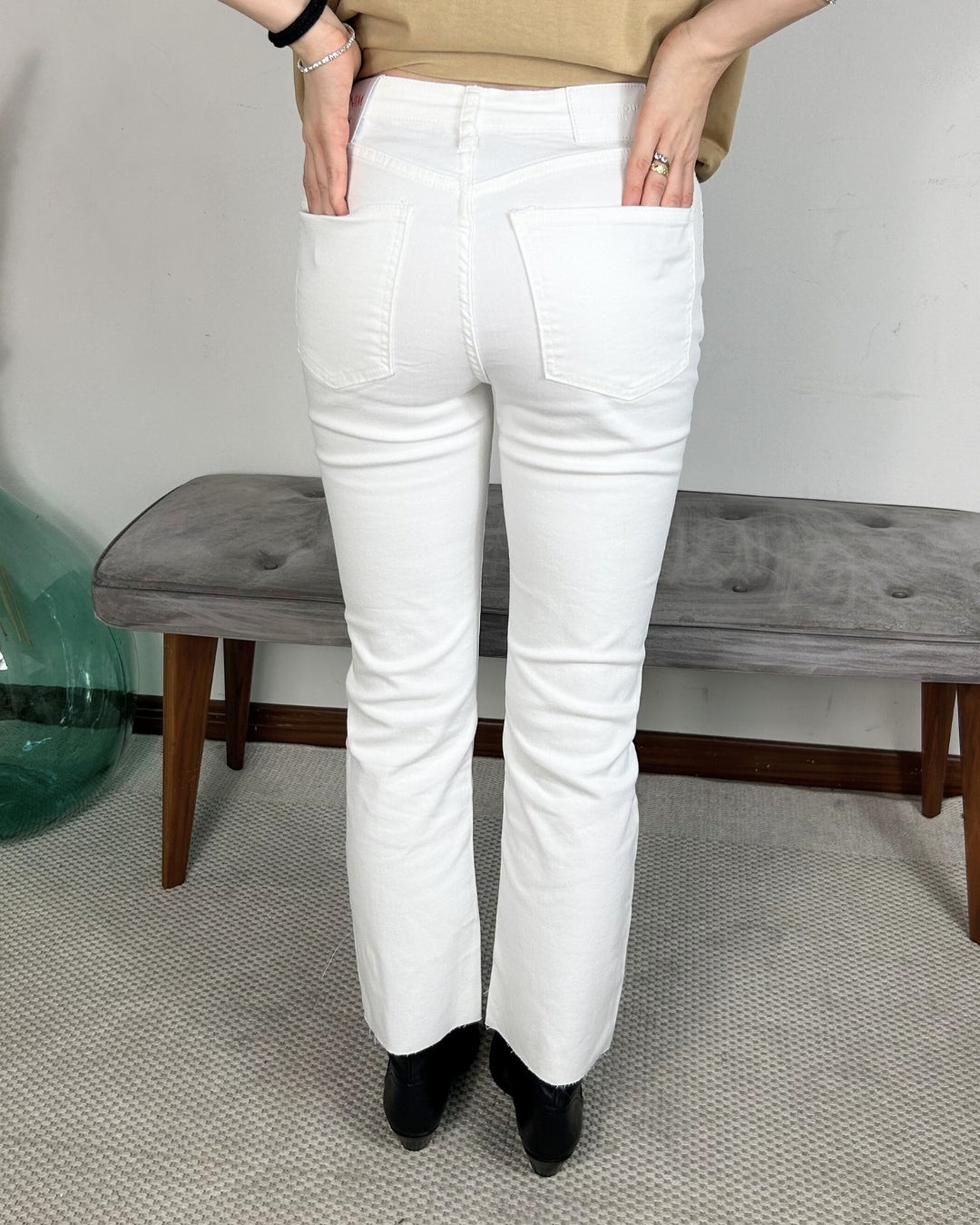 STRAIGHT LEG JEANS