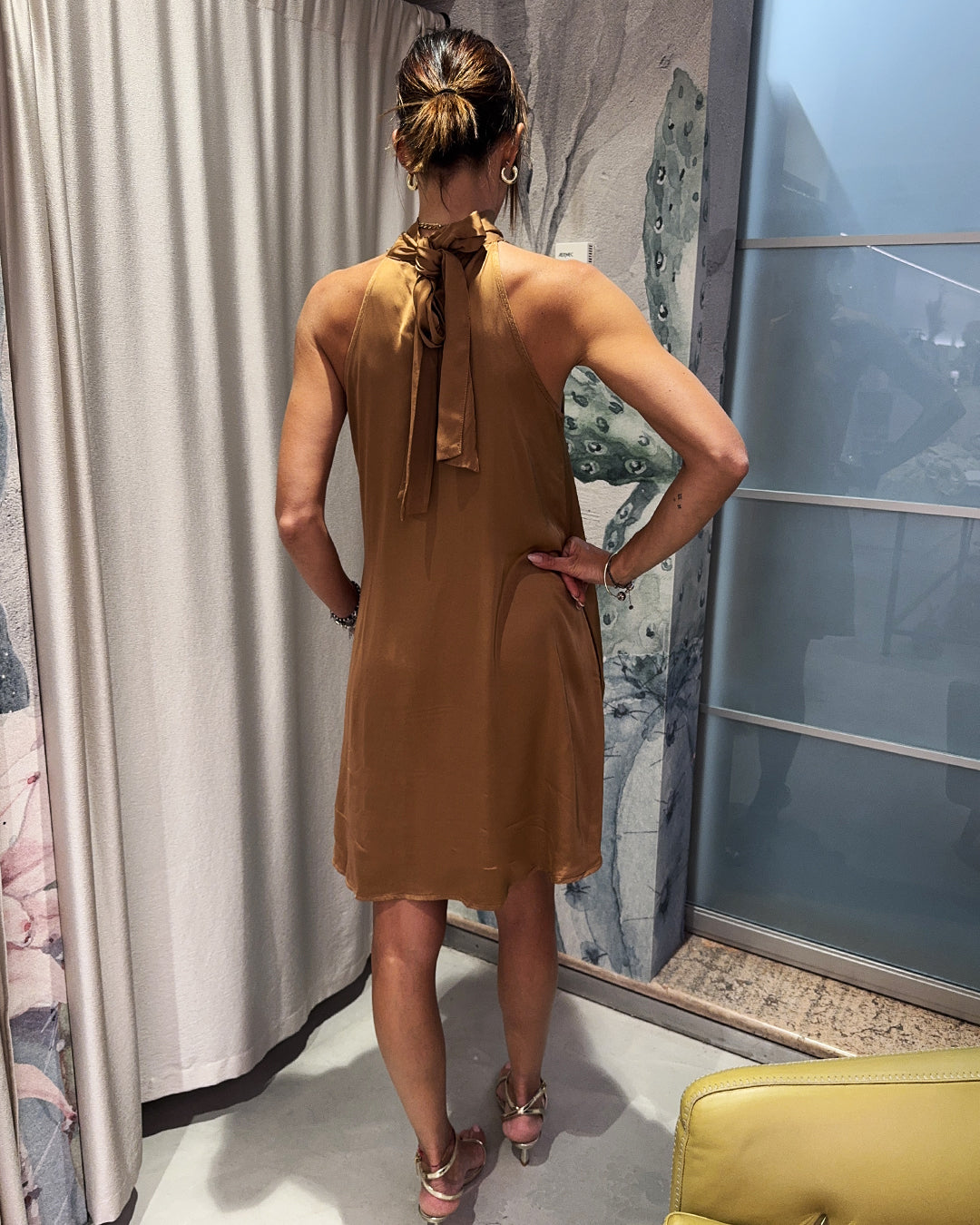 ABITO CORTO ASIMMETRICO