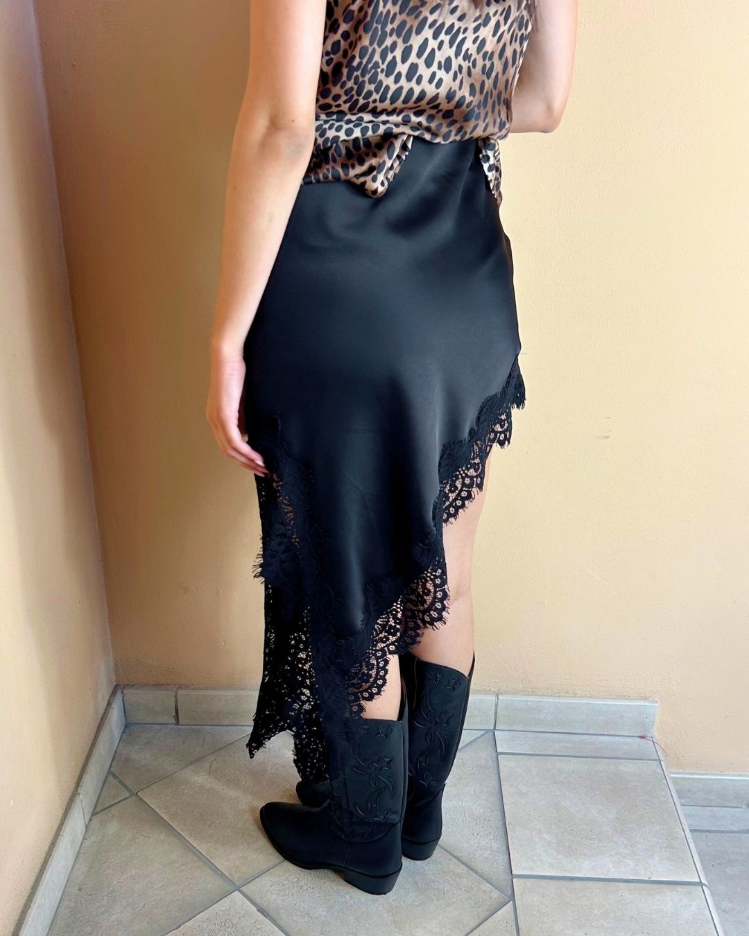 ASYMMETRIC SKIRT