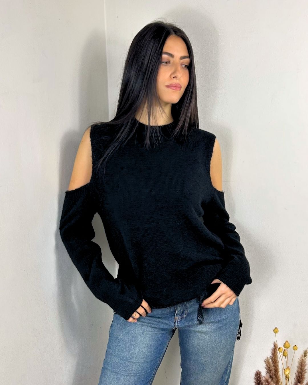 CUT OUT LACE SWEATER