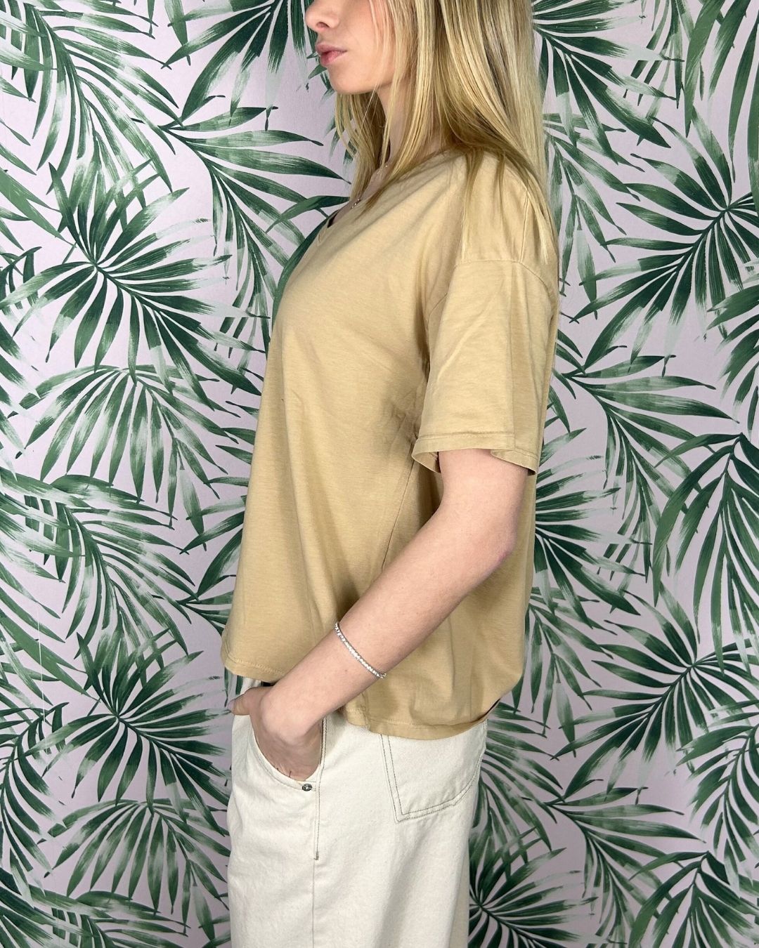 V-NECK BOX T-Shirts Short Sleeves