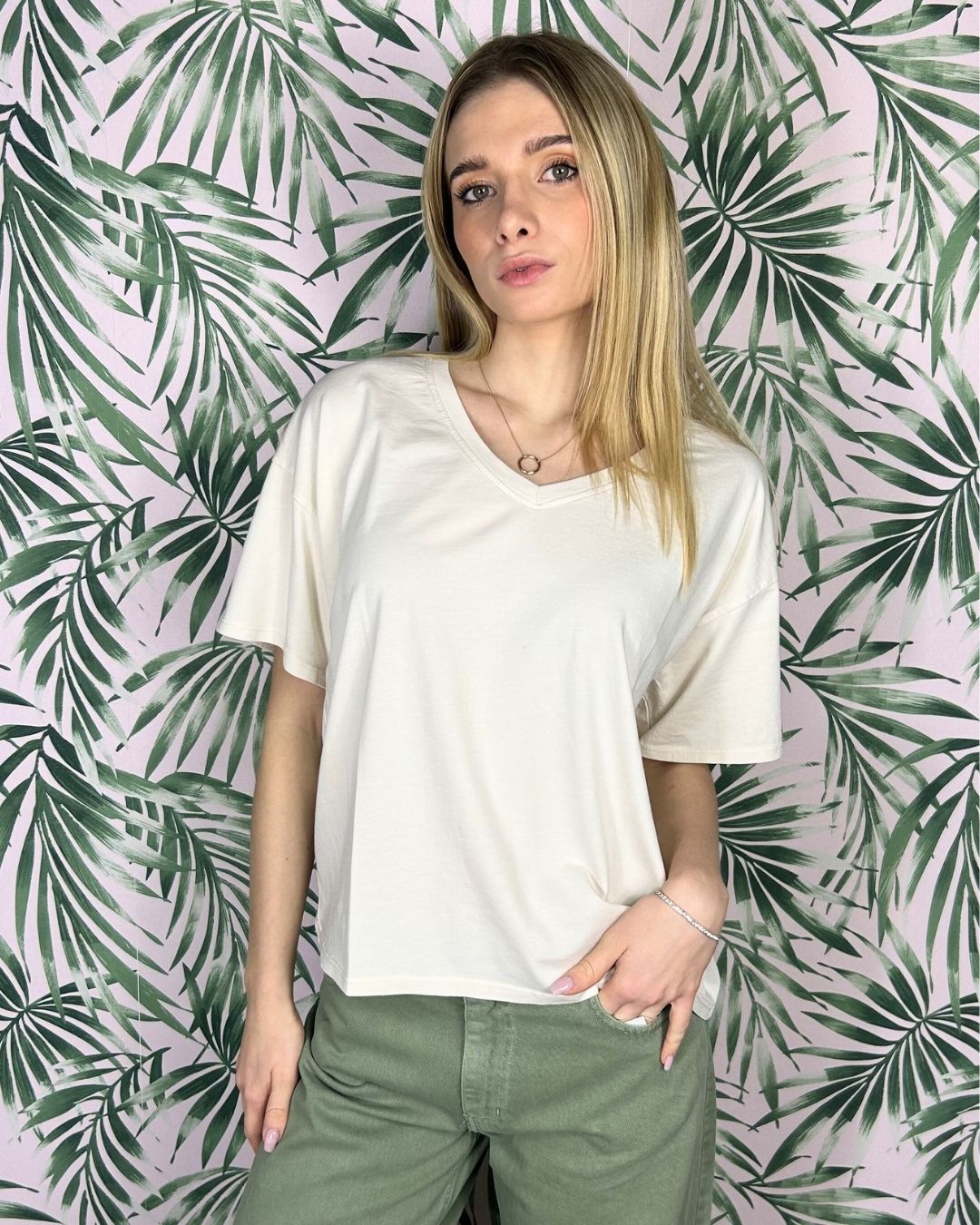 V-NECK BOX T-Shirts Short Sleeves