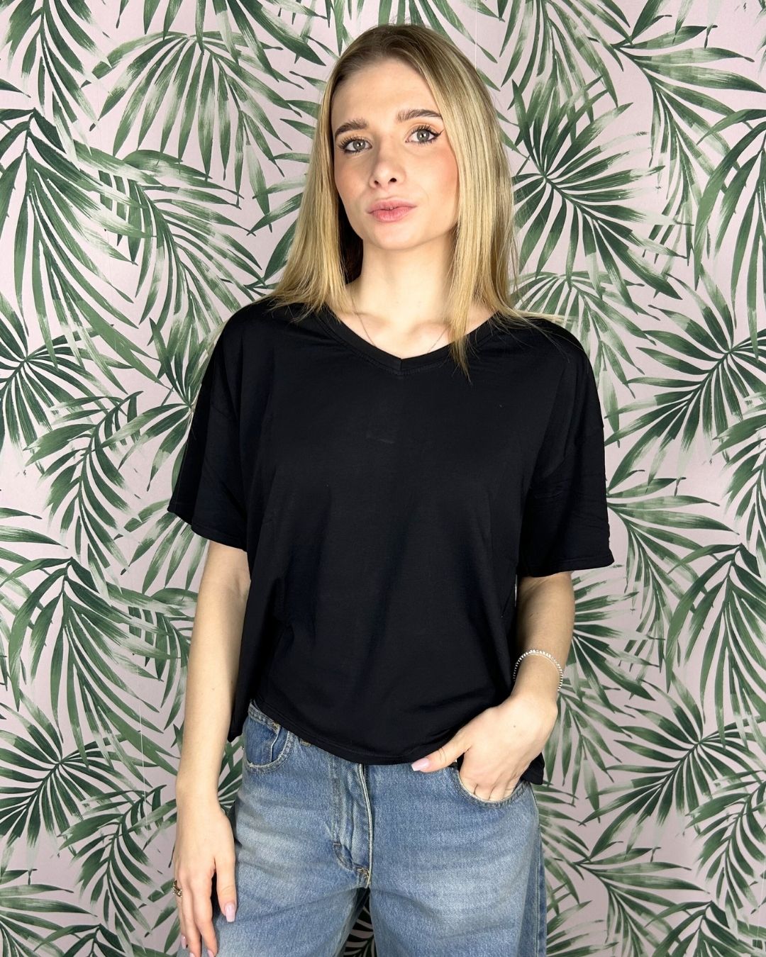 V-NECK BOX T-Shirts Short Sleeves