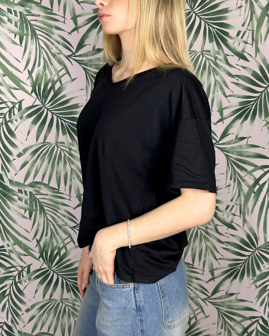 V-NECK BOX T-Shirts Short Sleeves