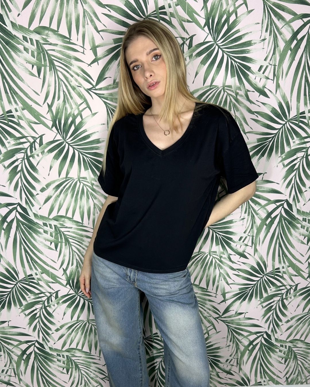 V-NECK BOX T-Shirts Short Sleeves