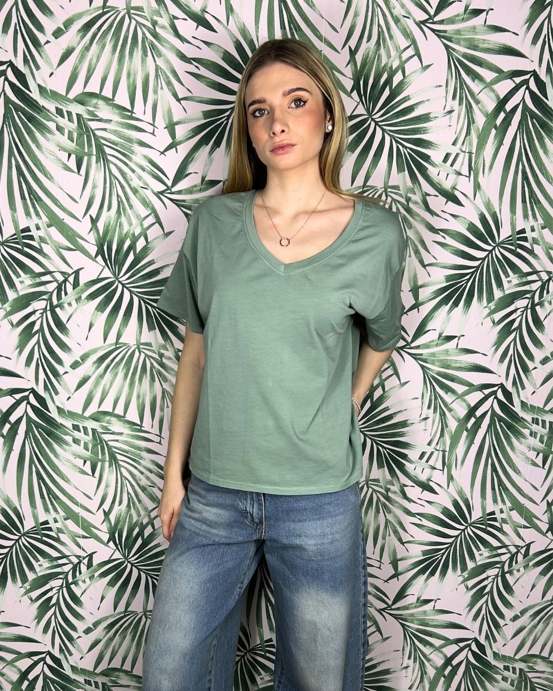 V-NECK BOX T-Shirts Short Sleeves