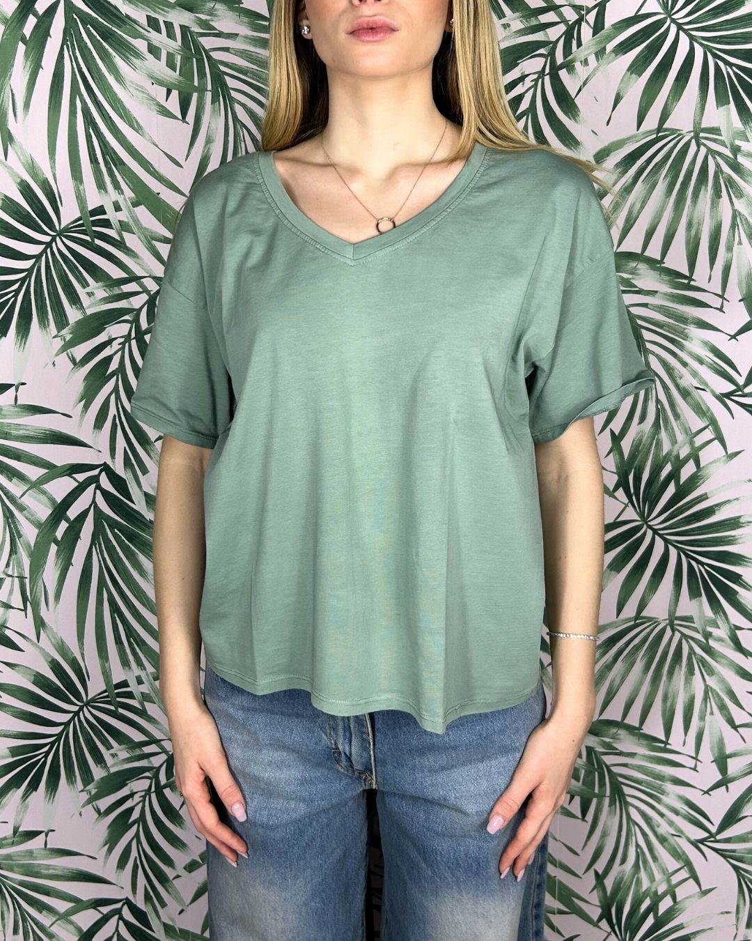 V-NECK BOX T-Shirts Short Sleeves