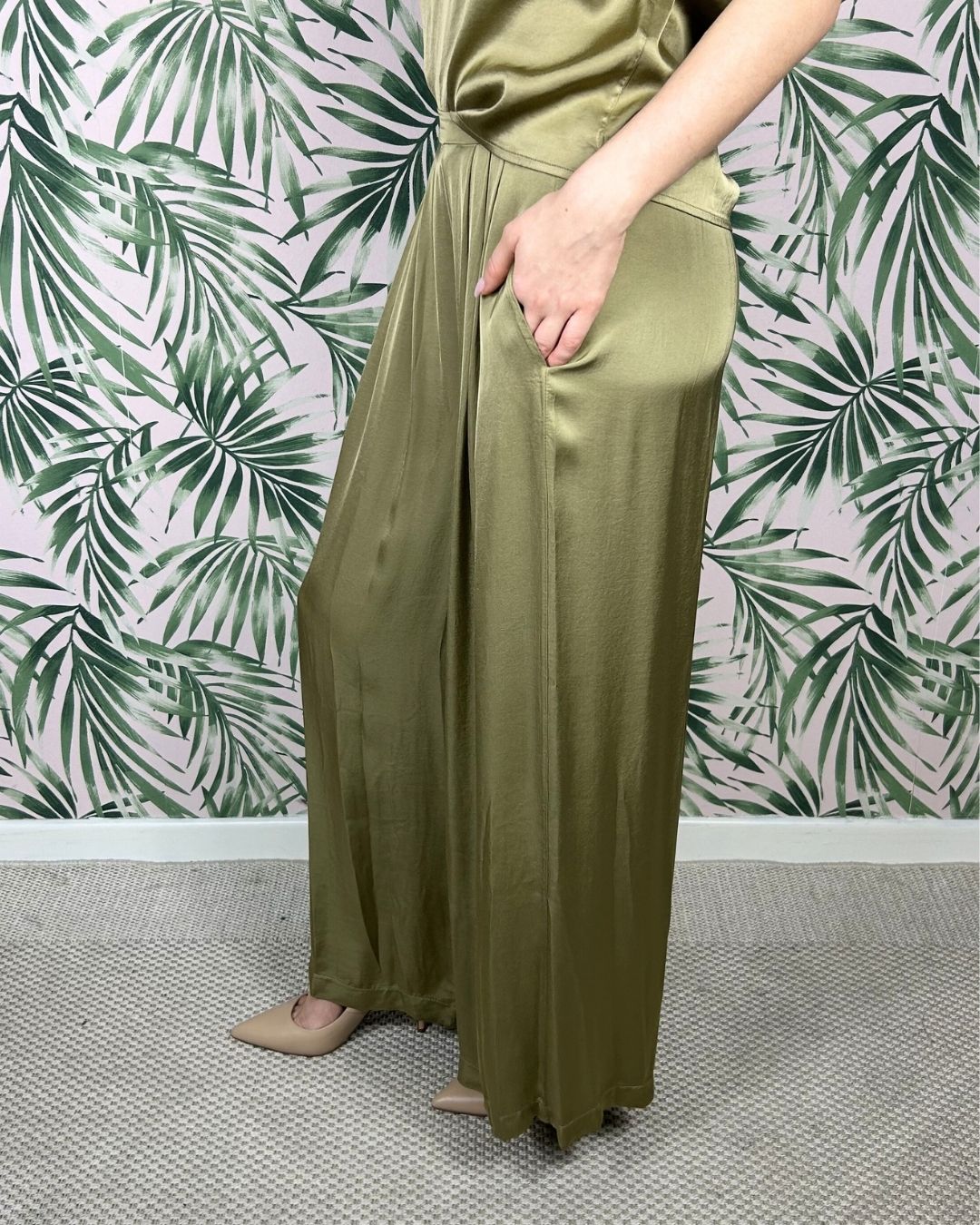WIDE PLEATED TROUSERS