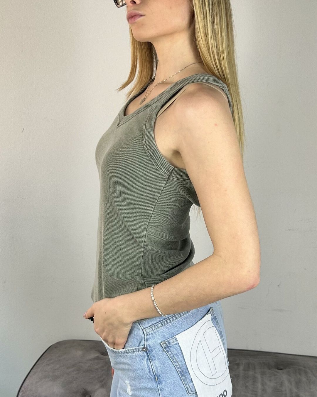 MARBLED V-NECK TANK TOP