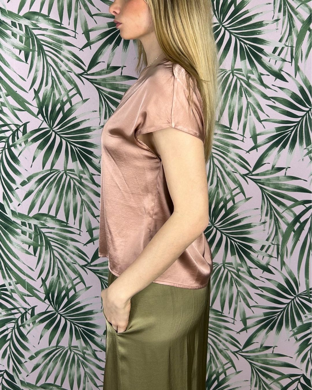 U-NECK T-SHIRT T-Shirts