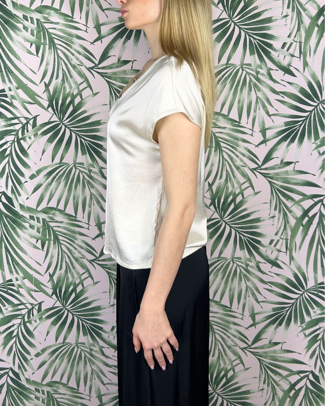 U-NECK T-SHIRT T-Shirts