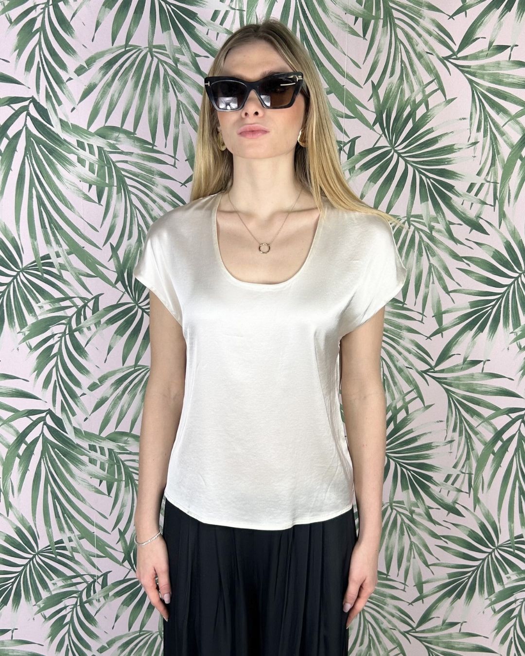 U-NECK T-SHIRT T-Shirts