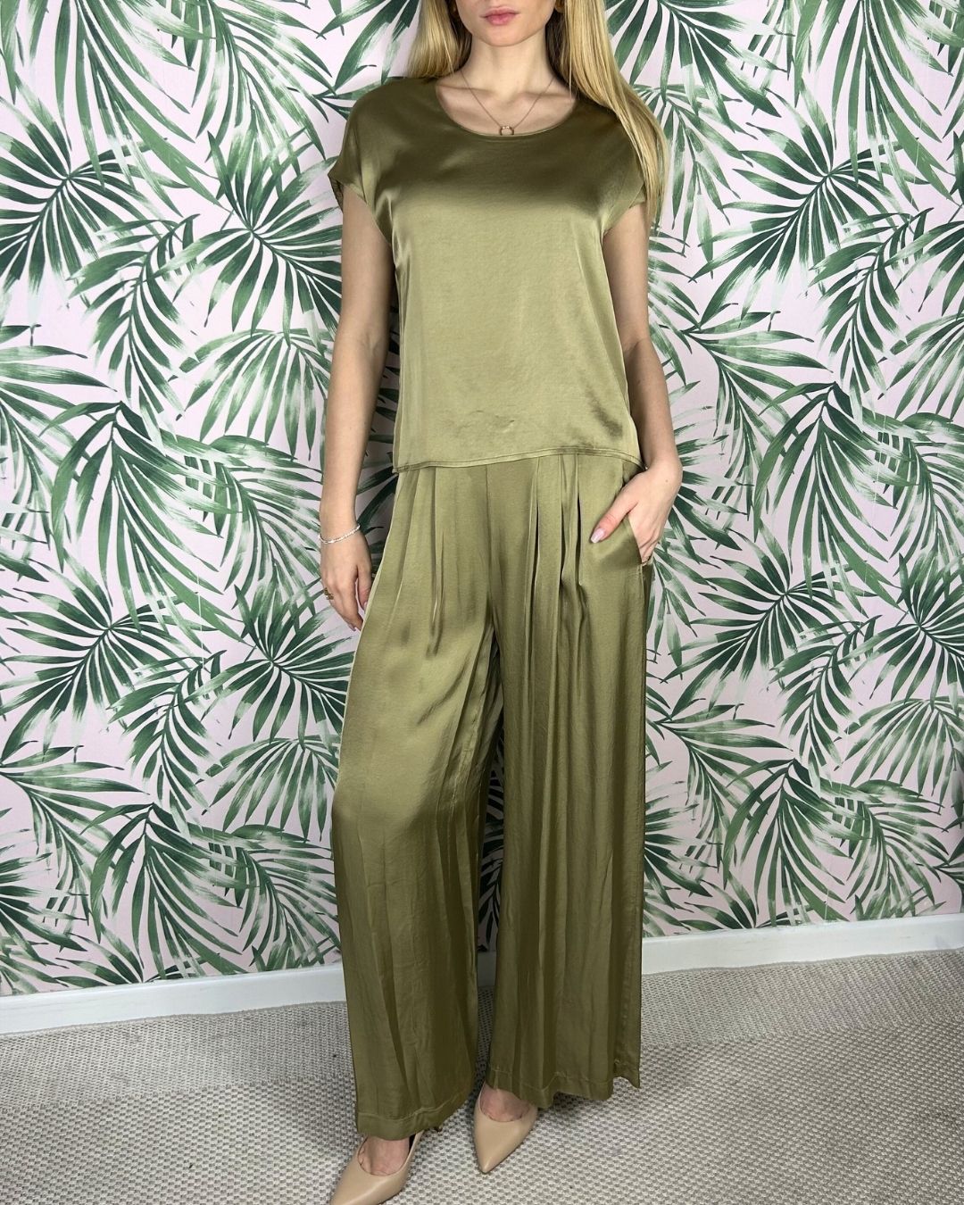 U-NECK T-SHIRT T-Shirts