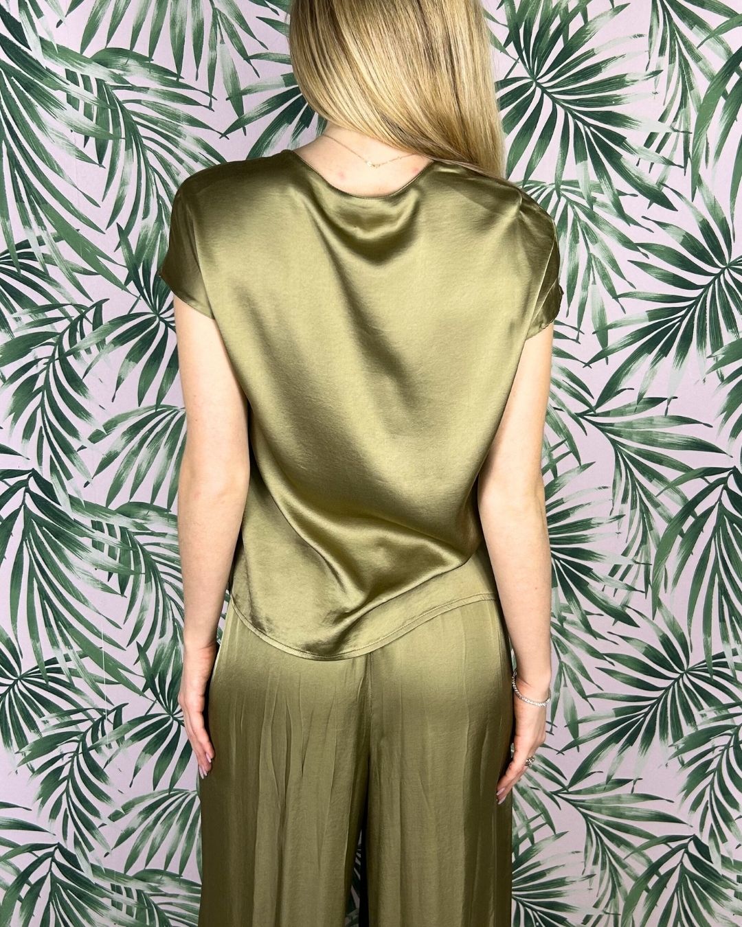 U-NECK T-SHIRT T-Shirts