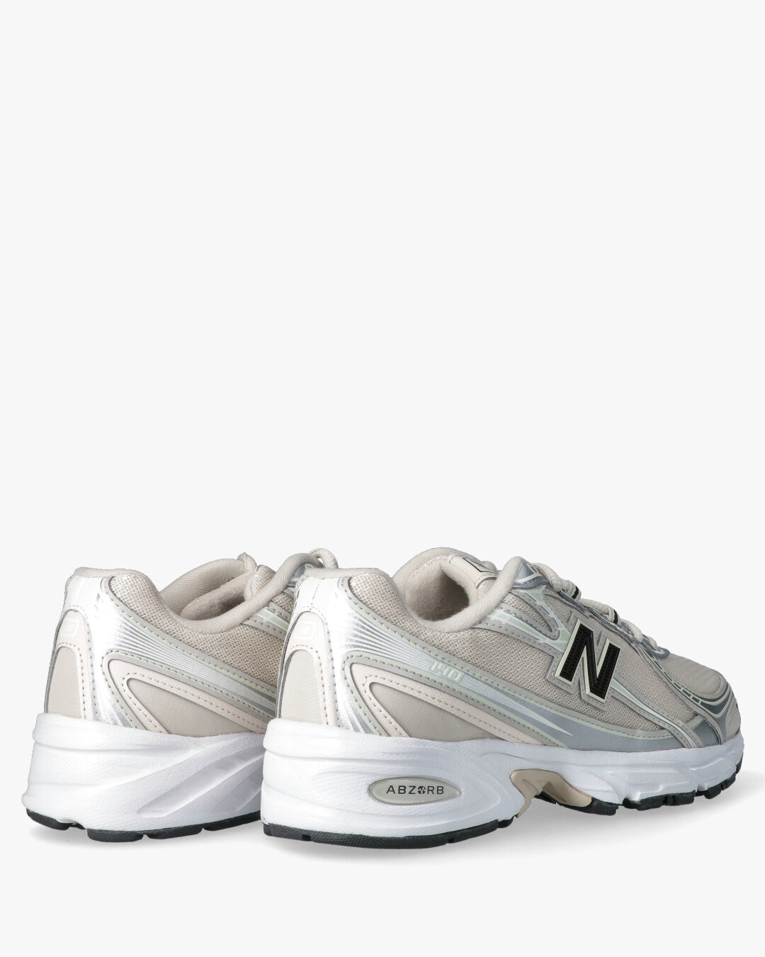 740 W