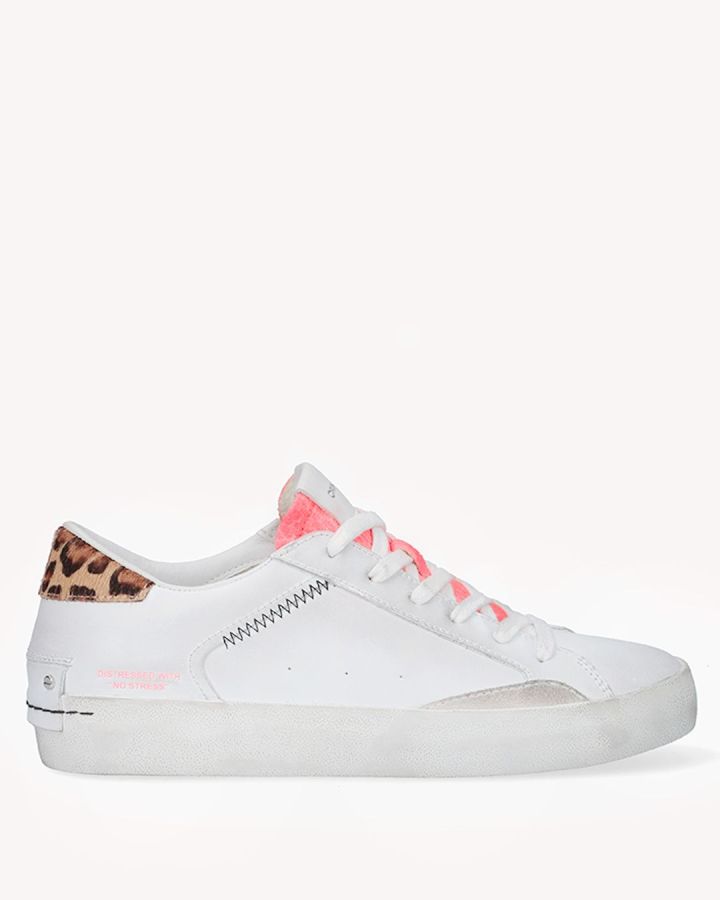 Low Top Distressed Sneakers stringate