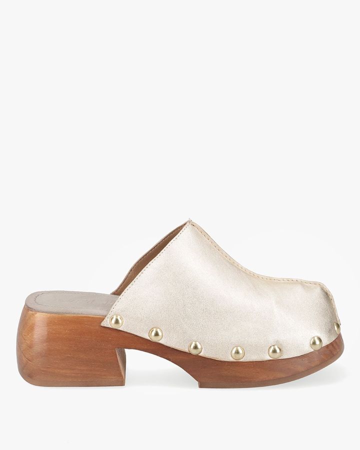 Wood CLog with Studs